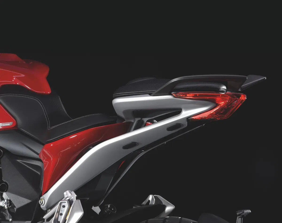 MV Agusta Turismo Veloce Lusso 800 (5)