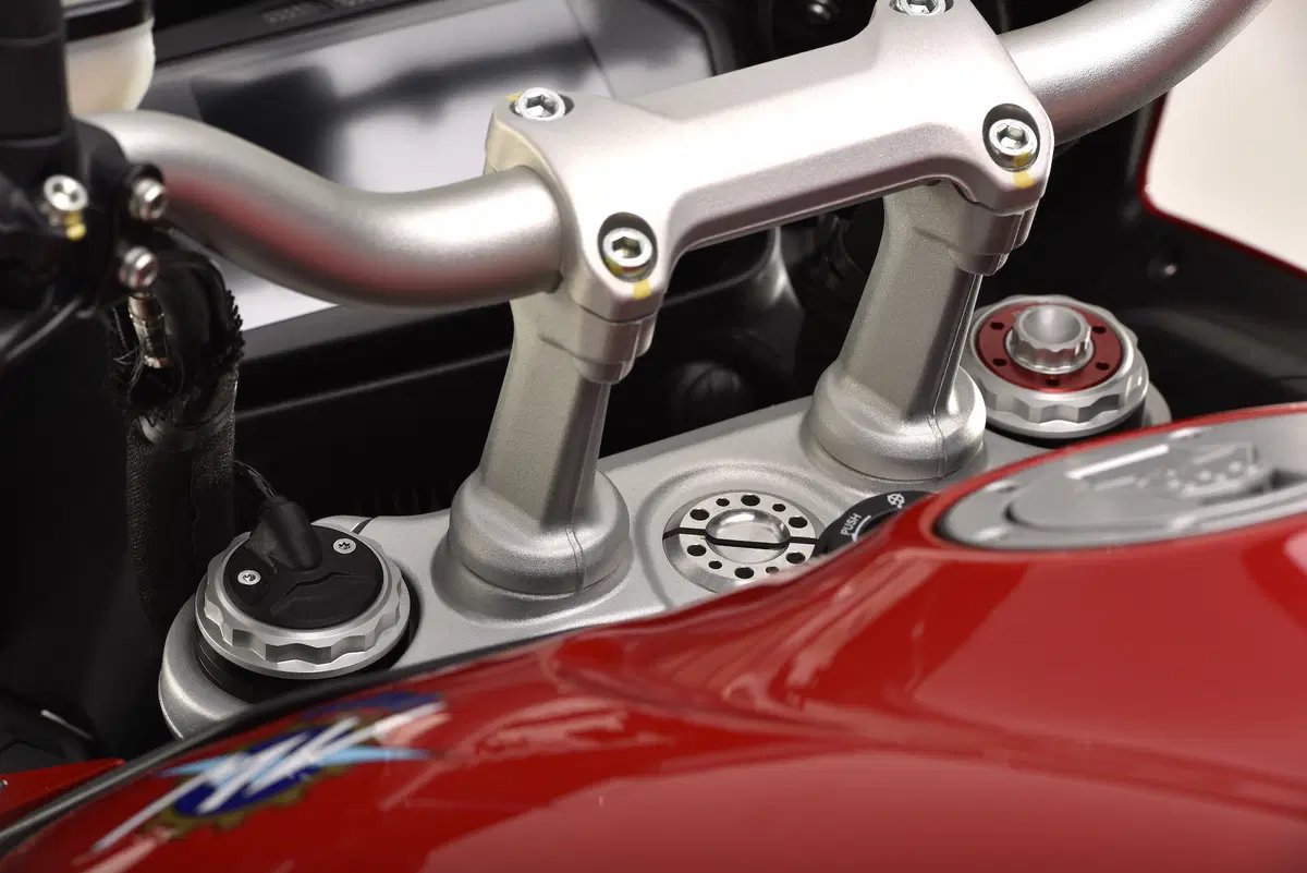 MV Agusta Turismo Veloce Lusso 800 (9)