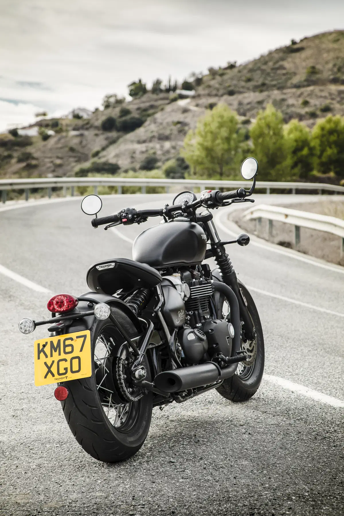 Triumph Bonneville Bobber Black 2018 TEST (5)