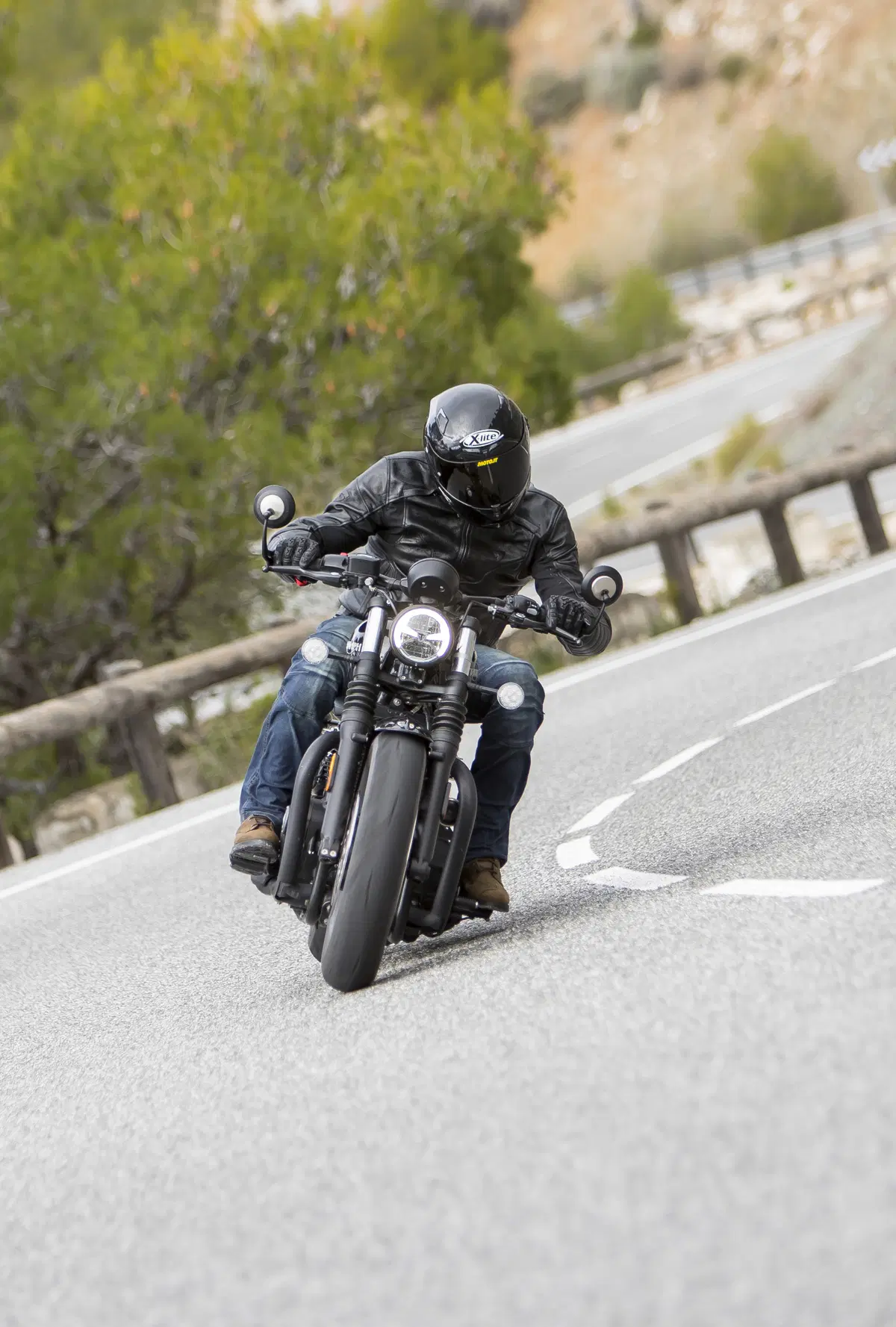 Triumph Bonneville Bobber Black 2018 TEST (13)