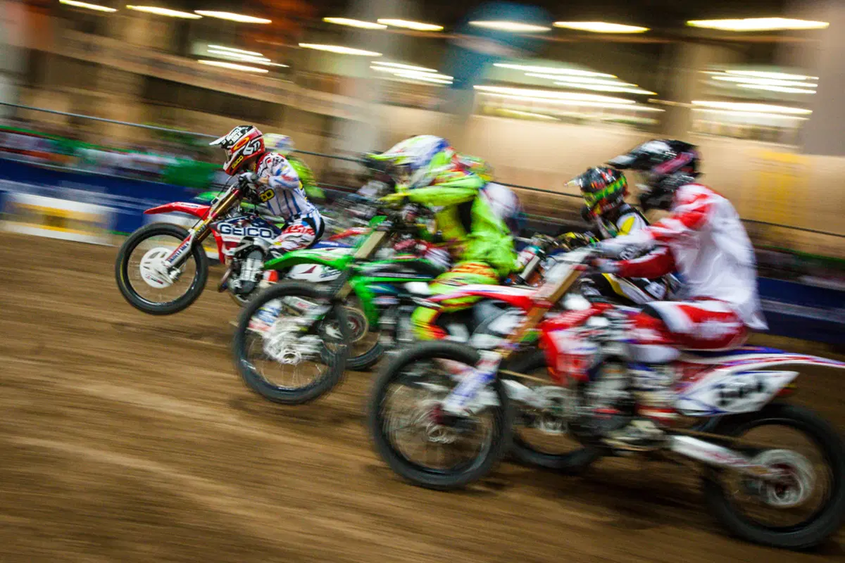 Moto.it ti porta in pista al Supercross di Genova 2015