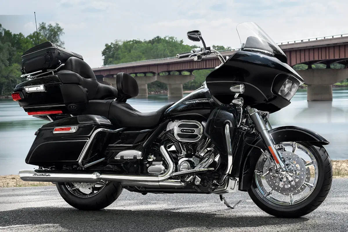 Harley-Davidson Touring 1690 Road Glide Ultra (2015 - 16) - FLRTU (3)