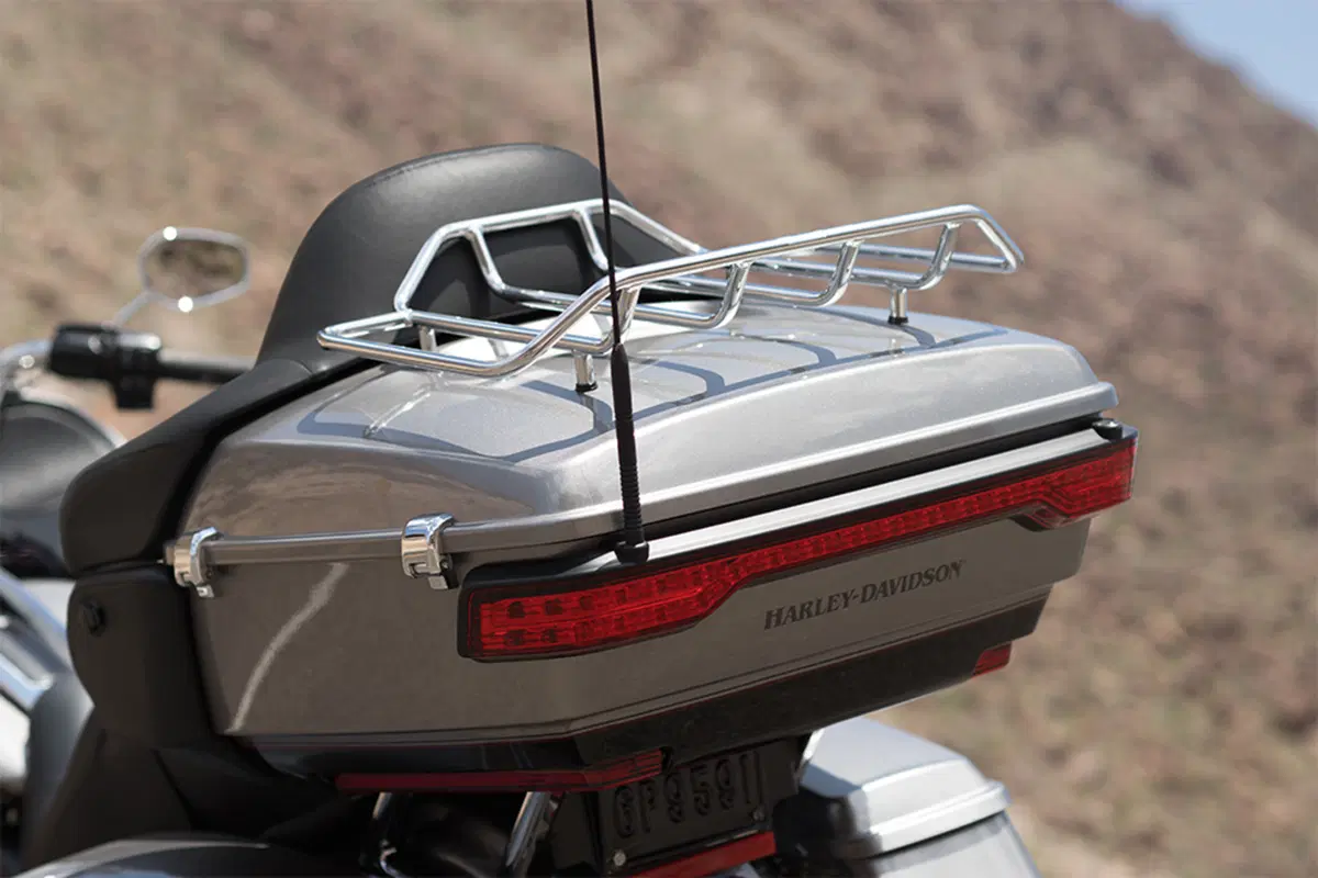 Harley-Davidson Touring 1690 Road Glide Ultra (2015 - 16) - FLRTU (2)