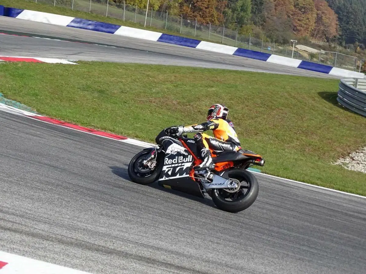 KTM RC16, prime foto della MotoGP di Mattighofen