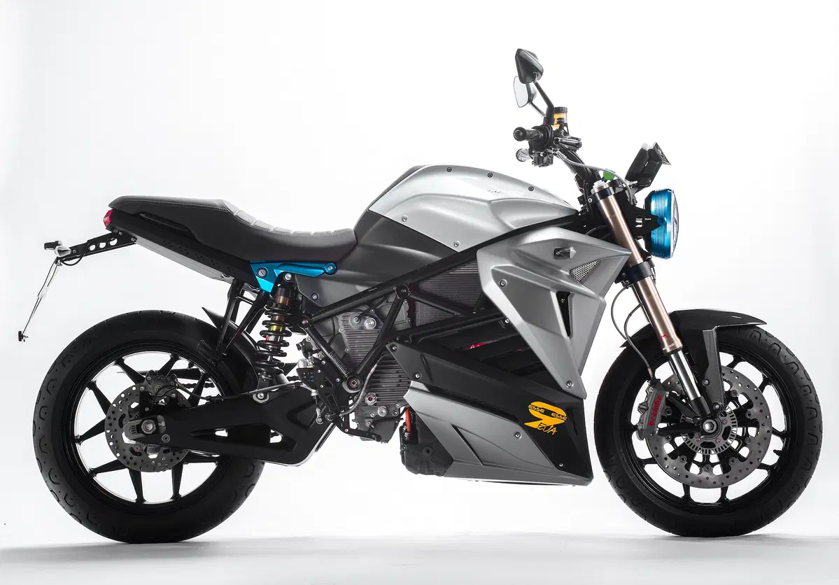 Energica Eva EsseEsse9. Classico futurista (2)