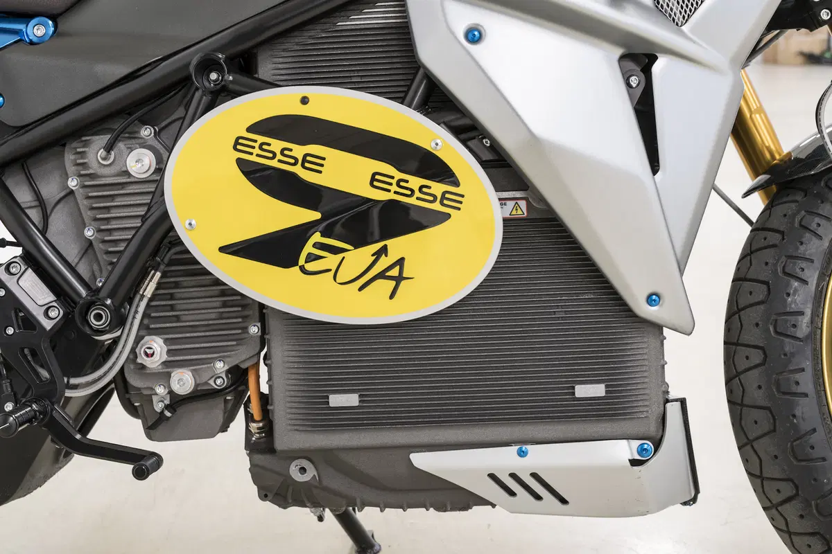 Energica Eva EsseEsse9. Classico futurista (2)