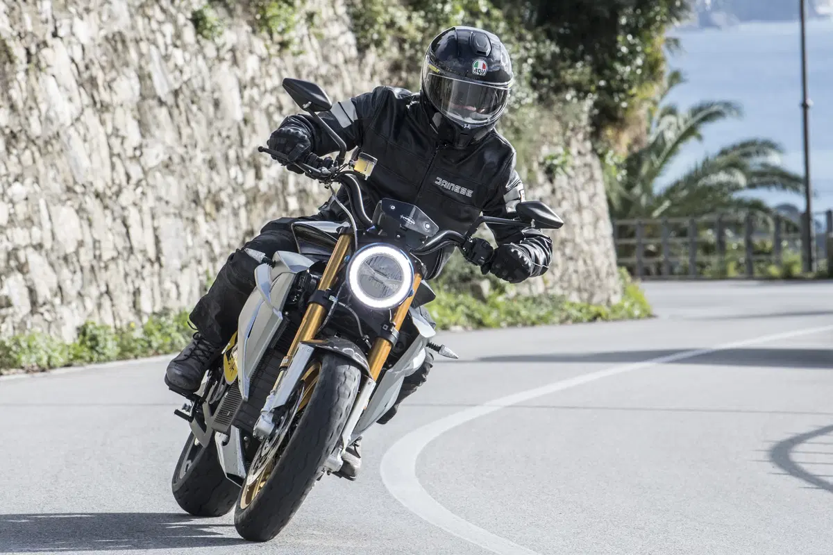 Energica Eva EsseEsse9. Classico futurista (4)