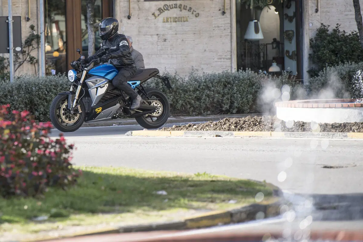 Energica Eva EsseEsse9. Classico futurista (8)