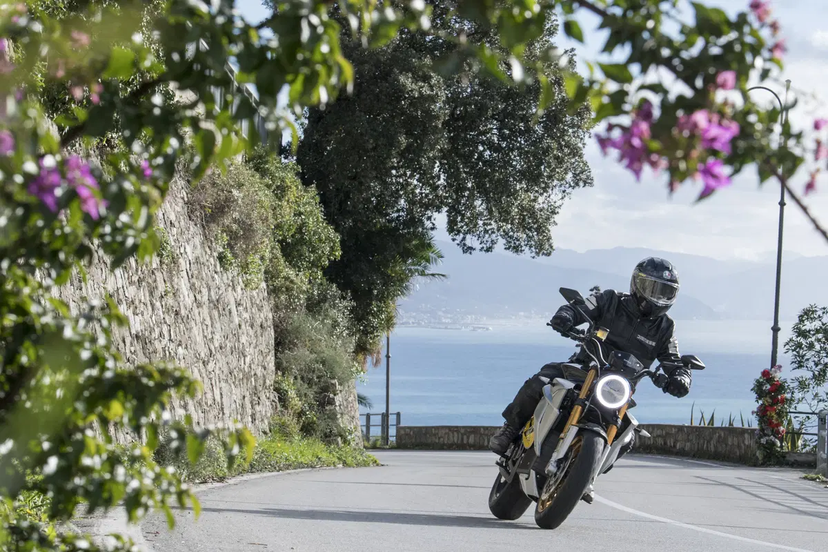Energica Eva EsseEsse9. Classico futurista (9)