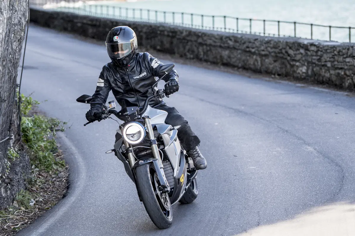 Energica Eva EsseEsse9. Classico futurista (11)