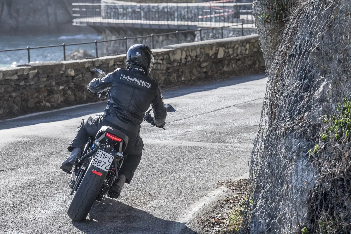 Energica Eva EsseEsse9. Classico futurista (12)