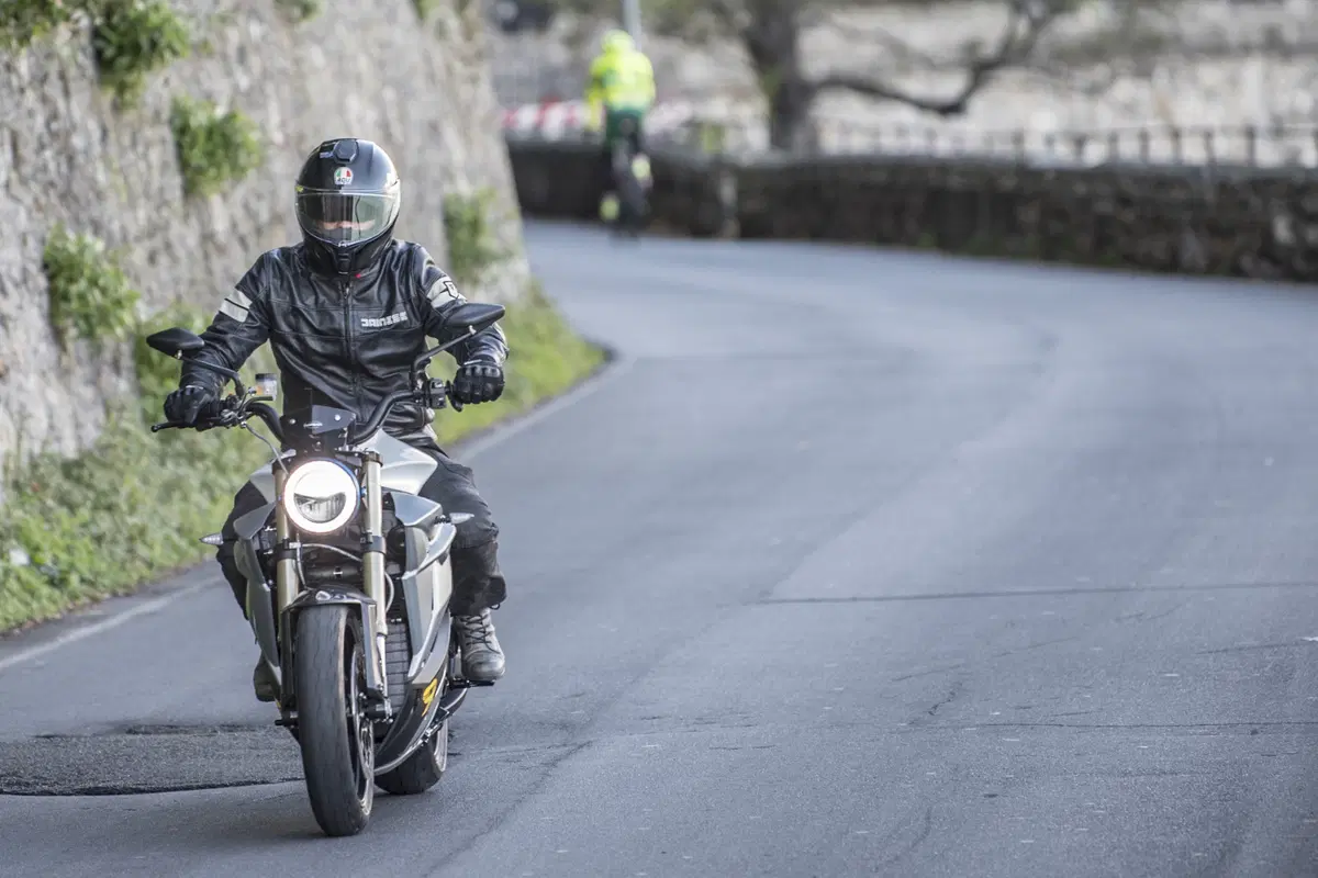Energica Eva EsseEsse9. Classico futurista (14)
