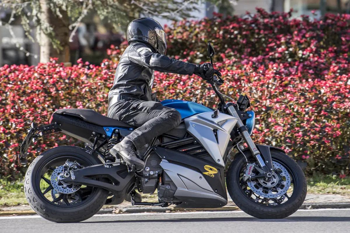 Energica Eva EsseEsse9. Classico futurista (18)
