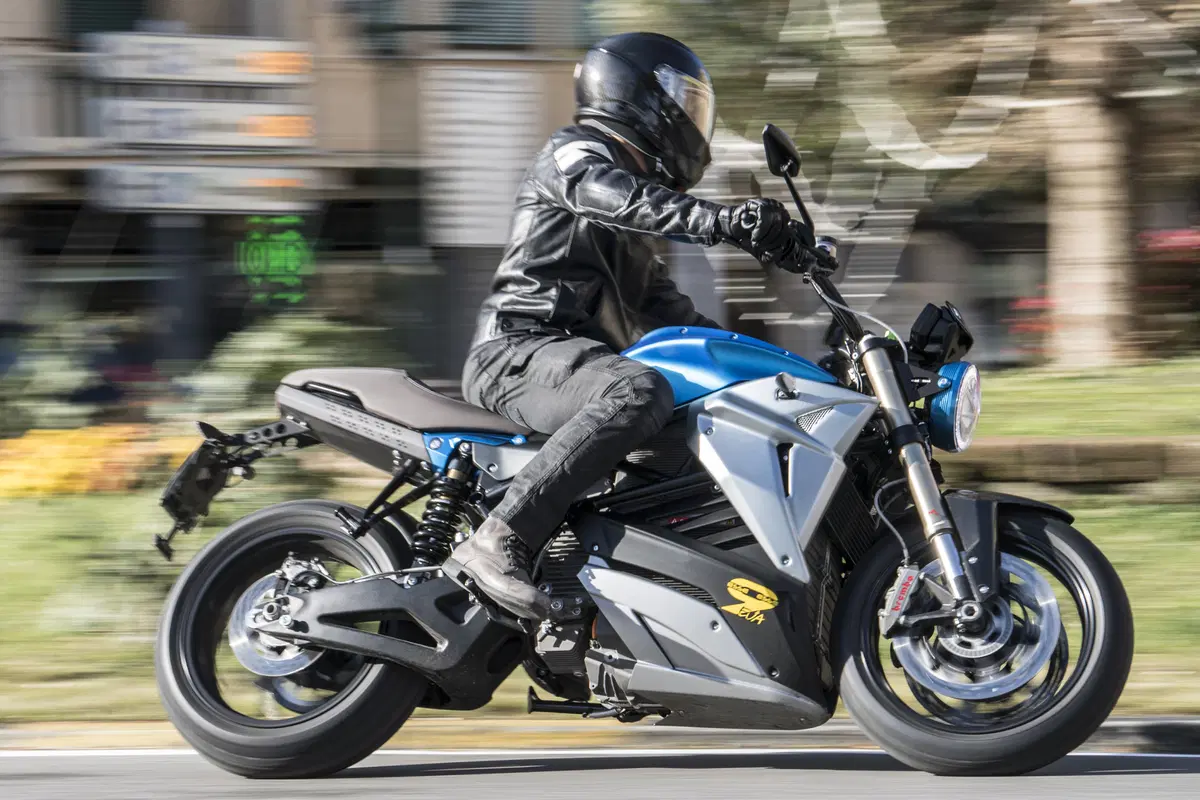 Energica Eva EsseEsse9. Classico futurista (17)