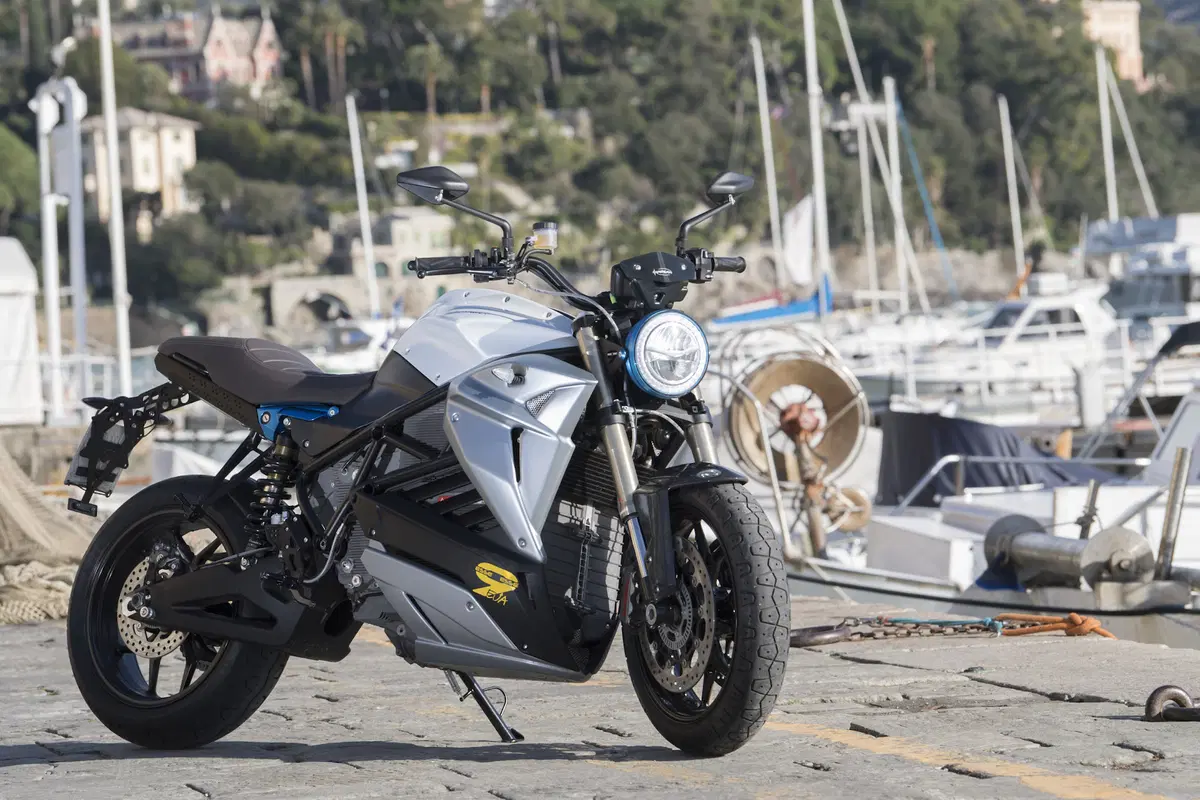 Energica Eva EsseEsse9. Classico futurista (27)