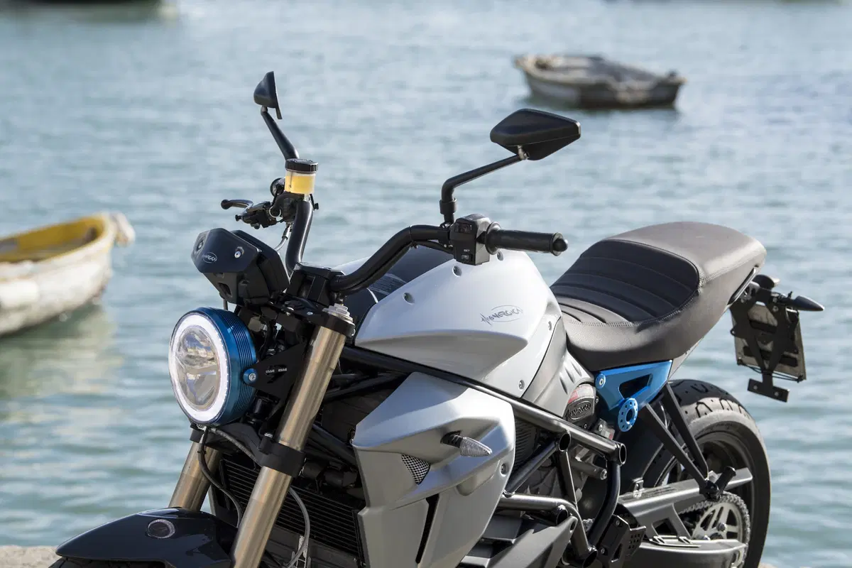 Energica Eva EsseEsse9. Classico futurista (28)