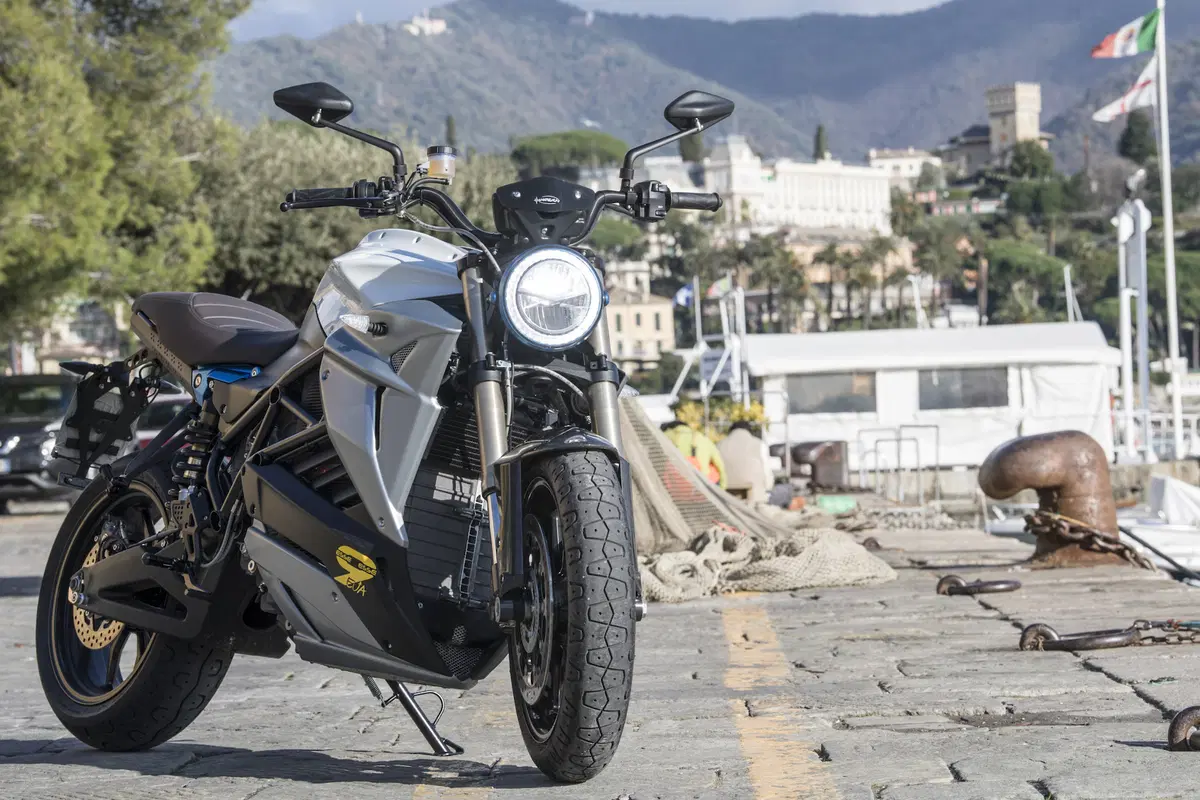 Energica Eva EsseEsse9. Classico futurista (29)