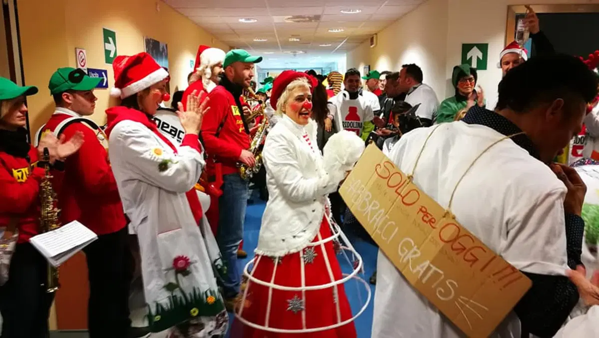 Ridolina Christmas Tour: moto e clown portano un sorriso negli ospedali 