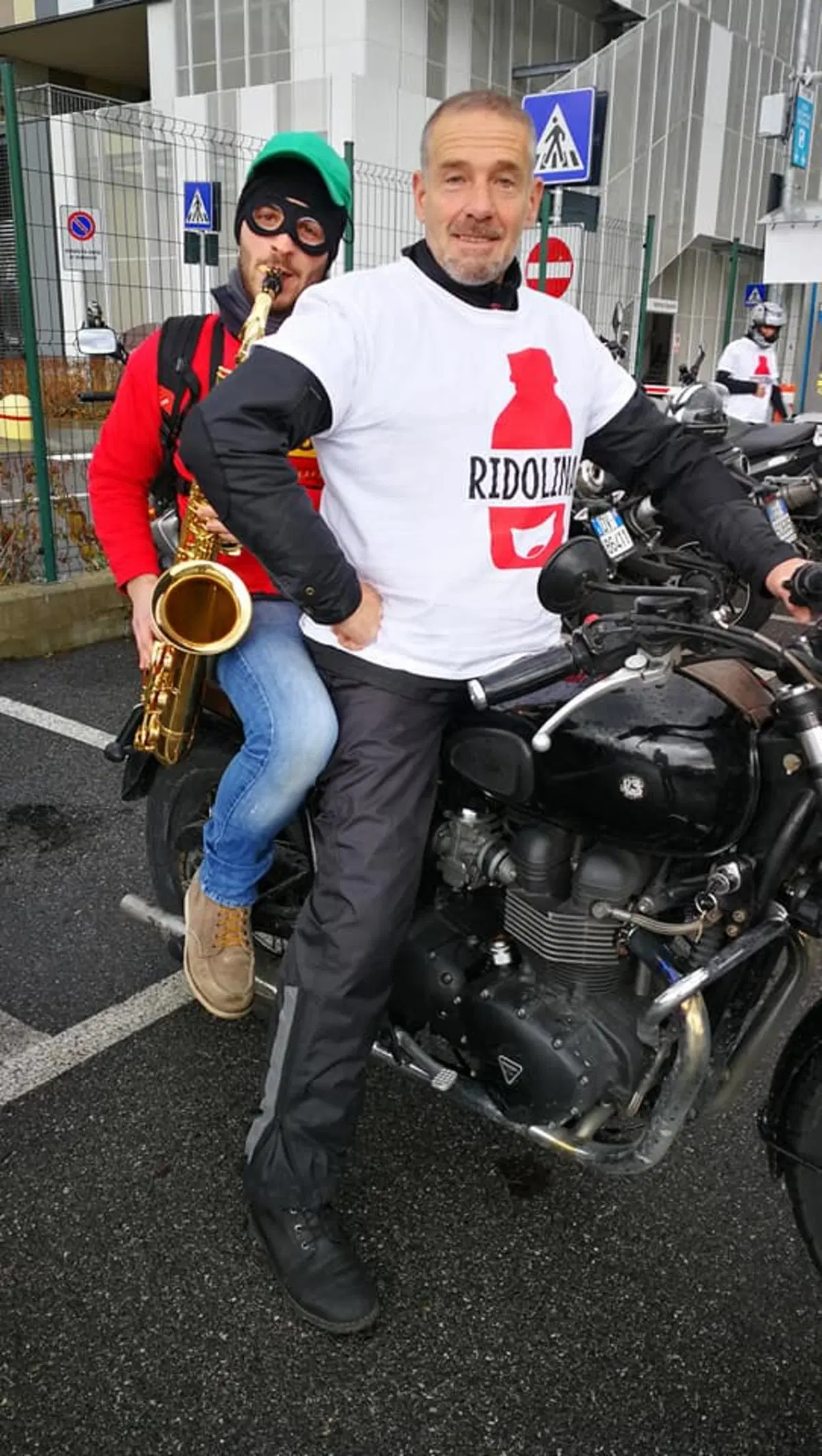 Ridolina Christmas Tour: moto e clown portano un sorriso negli ospedali  (18)