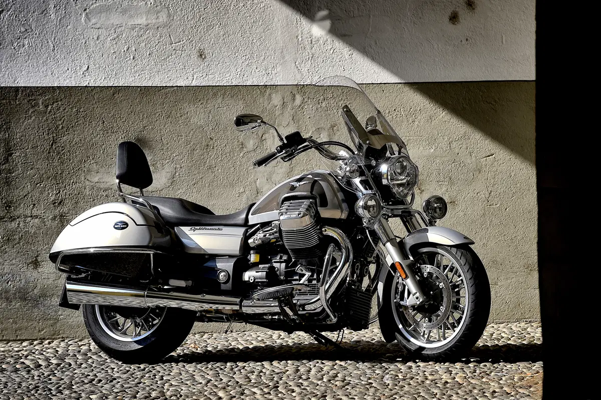 Moto Guzzi California 1400 Touring SE (6)