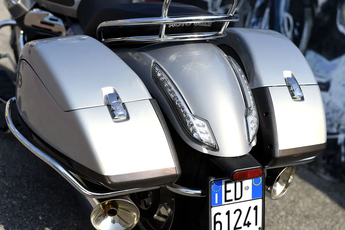 Moto Guzzi California 1400 Touring SE (8)