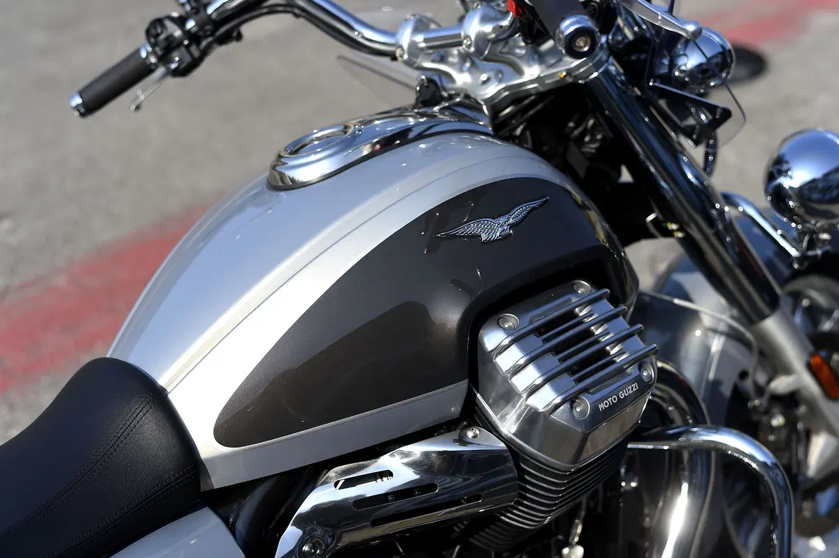 Moto Guzzi California 1400 Touring SE (11)