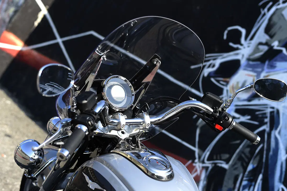 Moto Guzzi California 1400 Touring SE (15)
