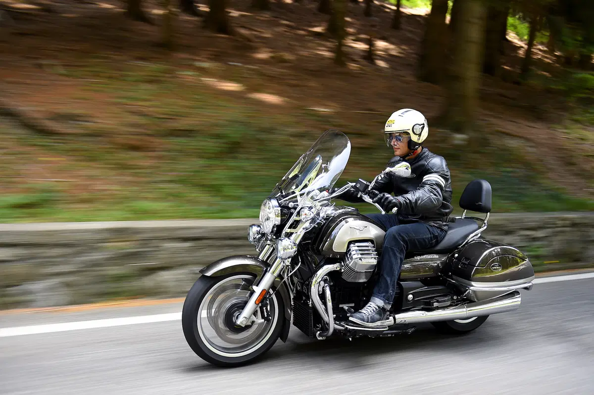 Moto Guzzi California 1400 Touring SE (3)
