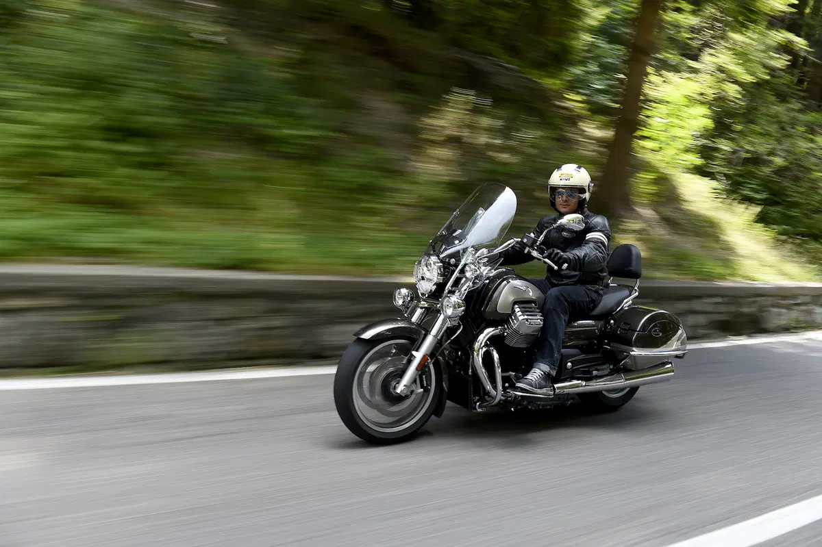 Moto Guzzi California 1400 Touring SE (5)