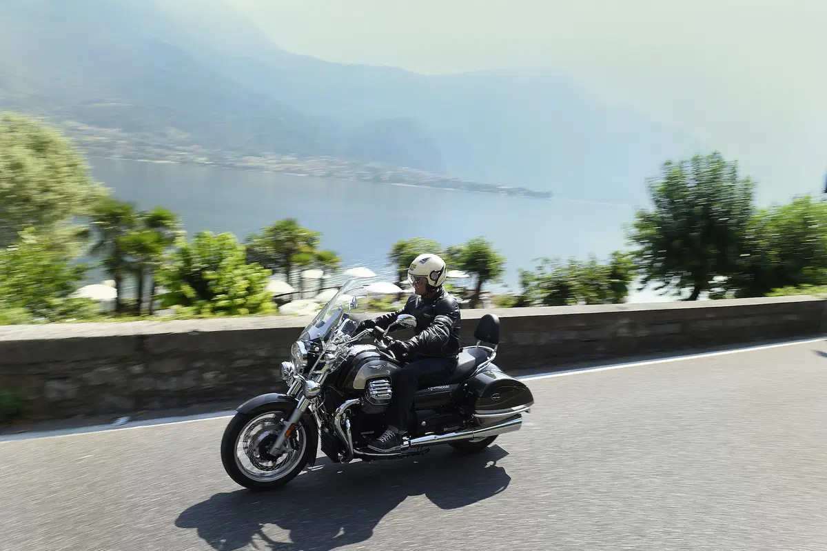 Moto Guzzi California 1400 Touring SE (4)