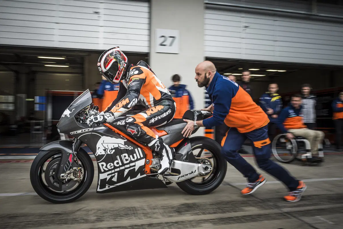 KTM RC16, prime foto della MotoGP di Mattighofen (5)