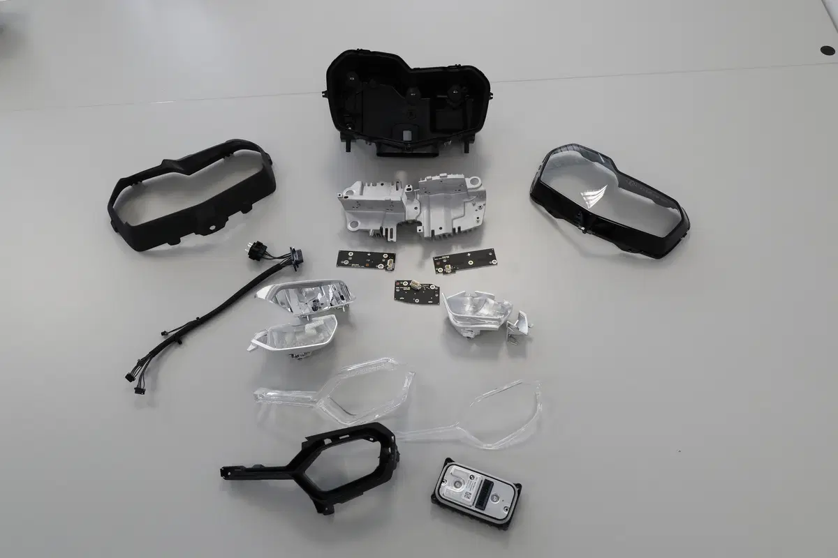 Dai fari alogeni ai full Led, dal Laser all'Oled. Il futuro dell'illuminazione moto (4)