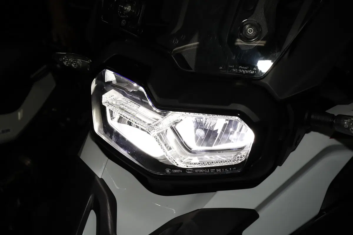 Dai fari alogeni ai full Led, dal Laser all'Oled. Il futuro dell'illuminazione moto (14)