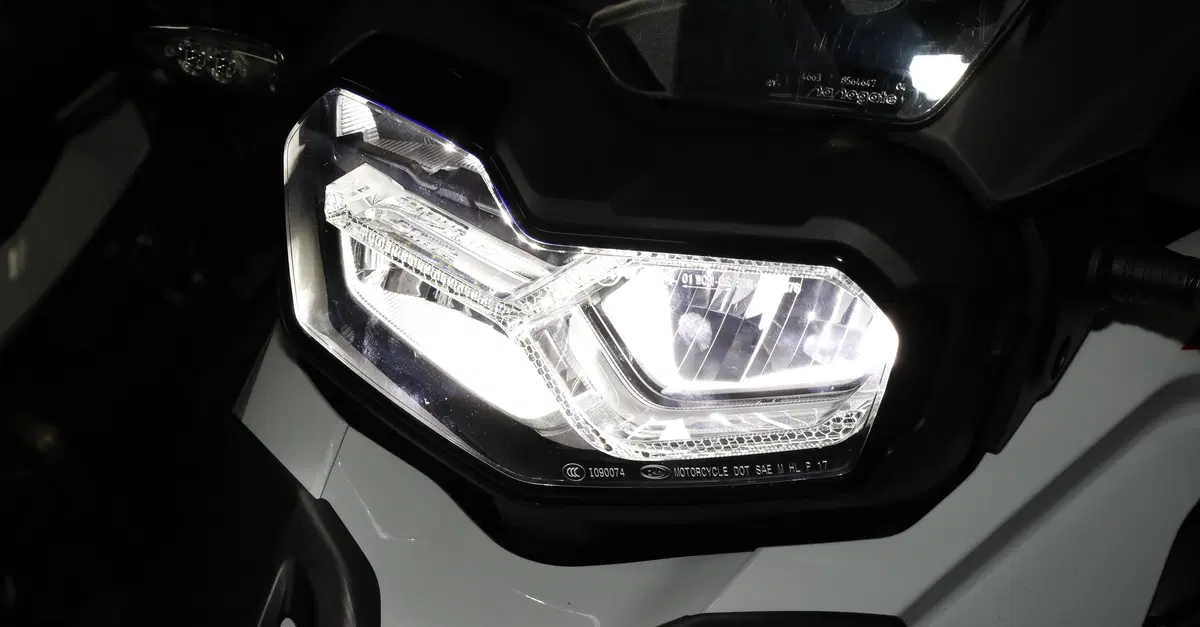 Dai fari alogeni ai full Led, dal Laser all'Oled. Il futuro dell'illuminazione motociclistica