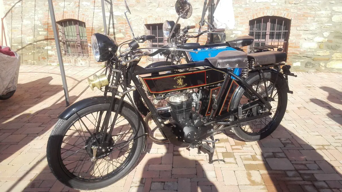 Black Douglas Sterling Autocycle. Salto nel passato (2)