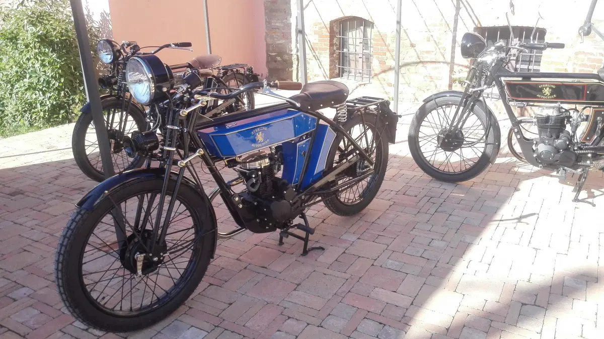 Black Douglas Sterling Autocycle. Salto nel passato