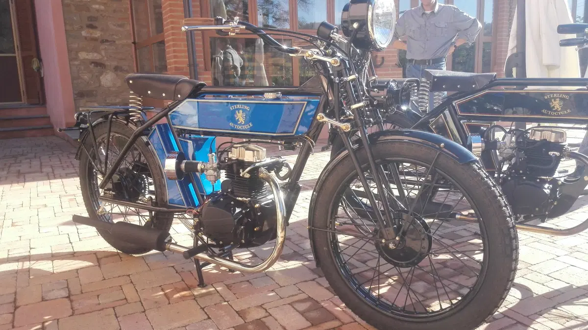 Black Douglas Sterling Autocycle. Salto nel passato (5)