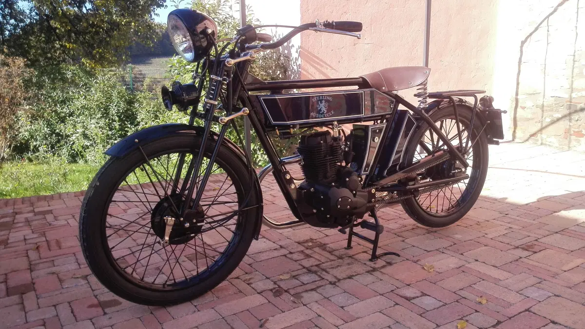 Black Douglas Sterling Autocycle. Salto nel passato (12)