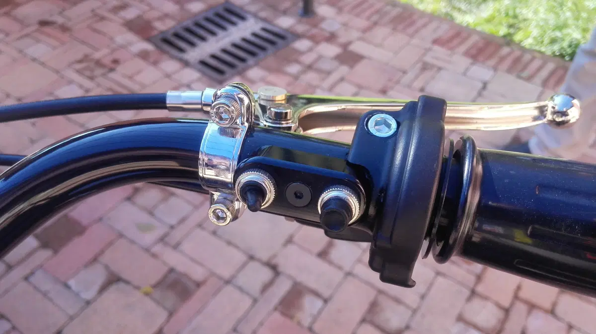 Black Douglas Sterling Autocycle. Salto nel passato (14)