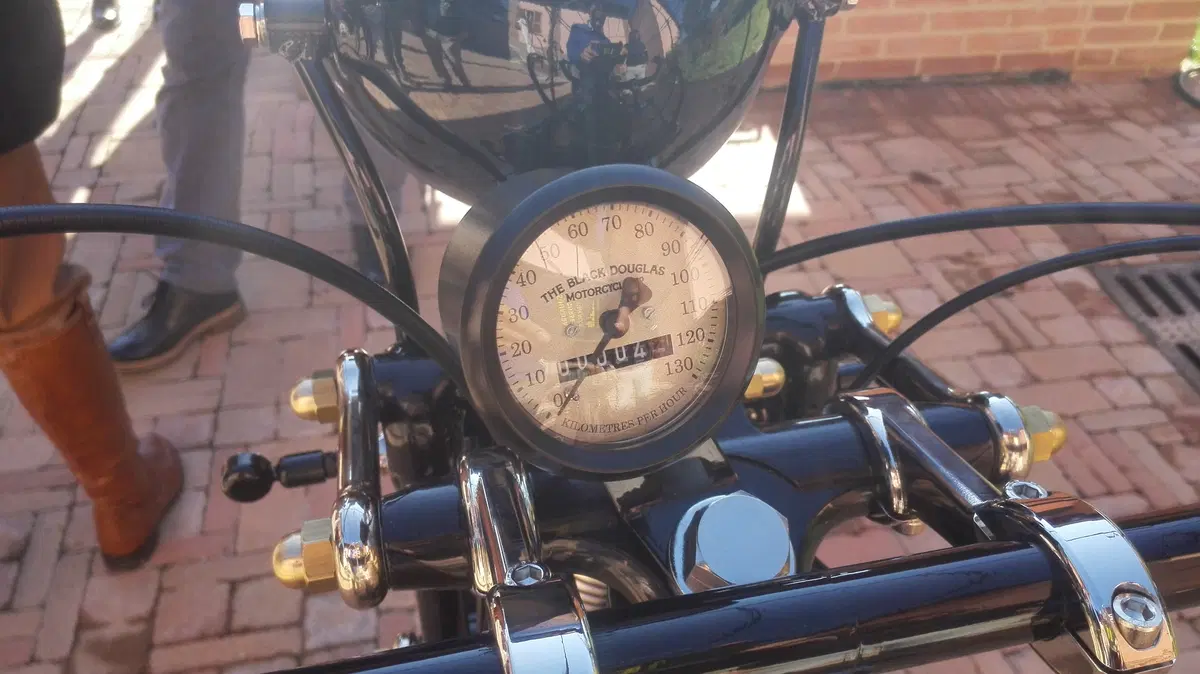 Black Douglas Sterling Autocycle. Salto nel passato (15)