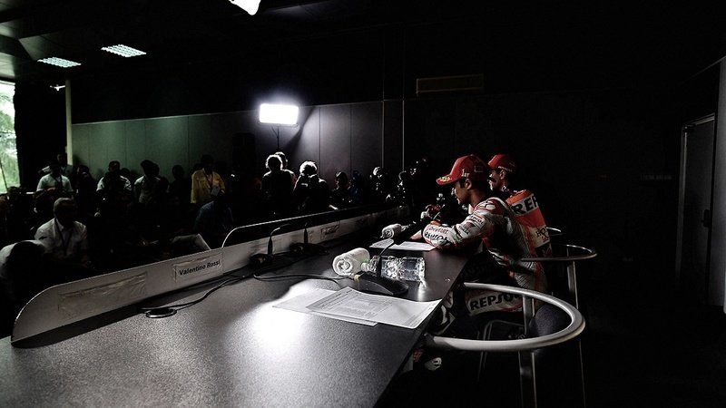 MotoGP, Valencia 2015. Conferenza del gioved&igrave; annullata. I piloti riuniti a porte chiuse