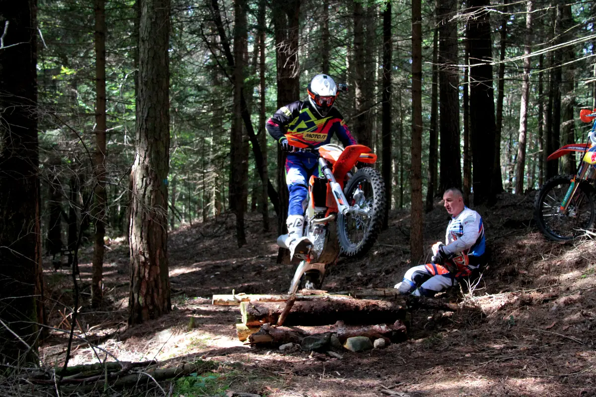 Lezioni di enduro con Gio Sala: gli ostacoli naturali (5)