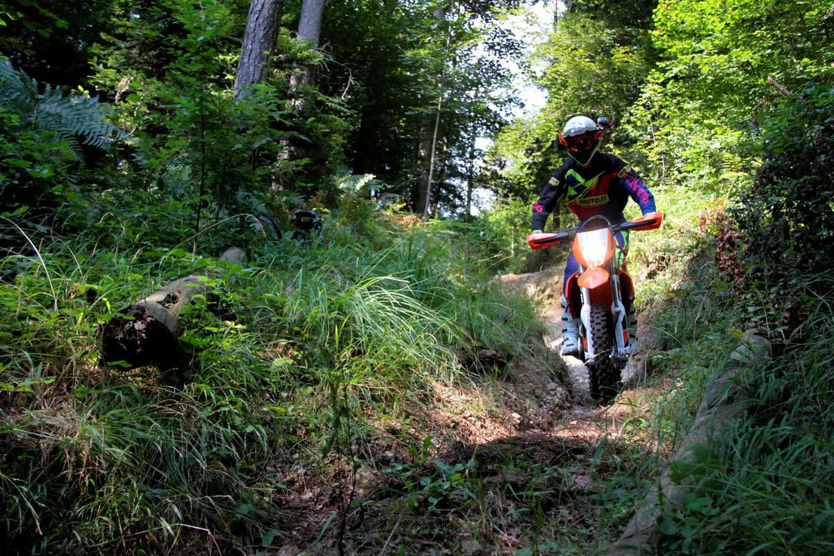 Lezioni di enduro con Gio Sala: gli ostacoli naturali (6)