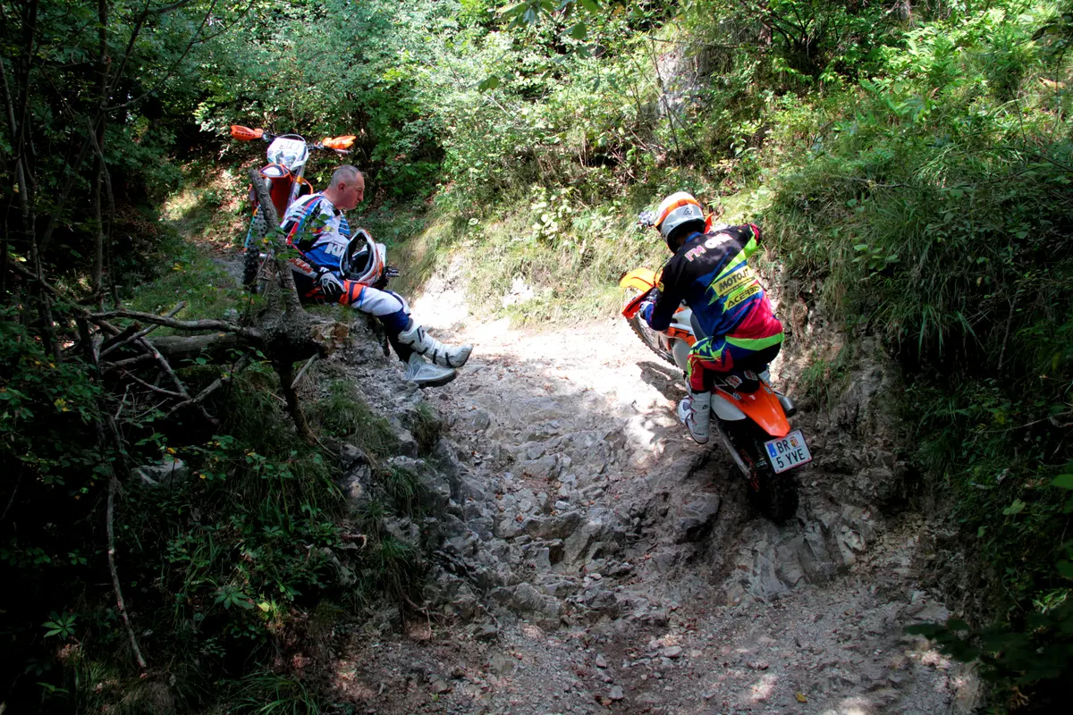 Lezioni di enduro con Gio Sala: gli ostacoli naturali (7)