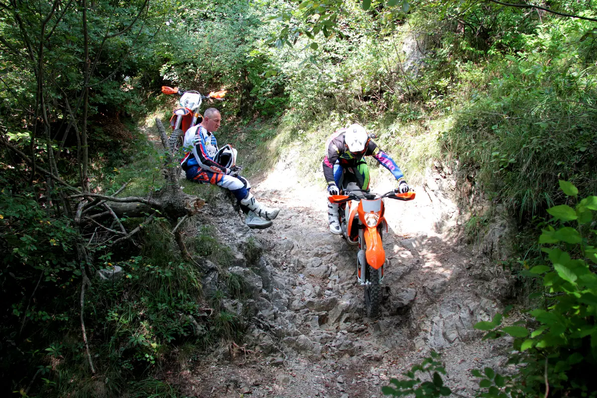 Lezioni di enduro con Gio Sala: gli ostacoli naturali (8)