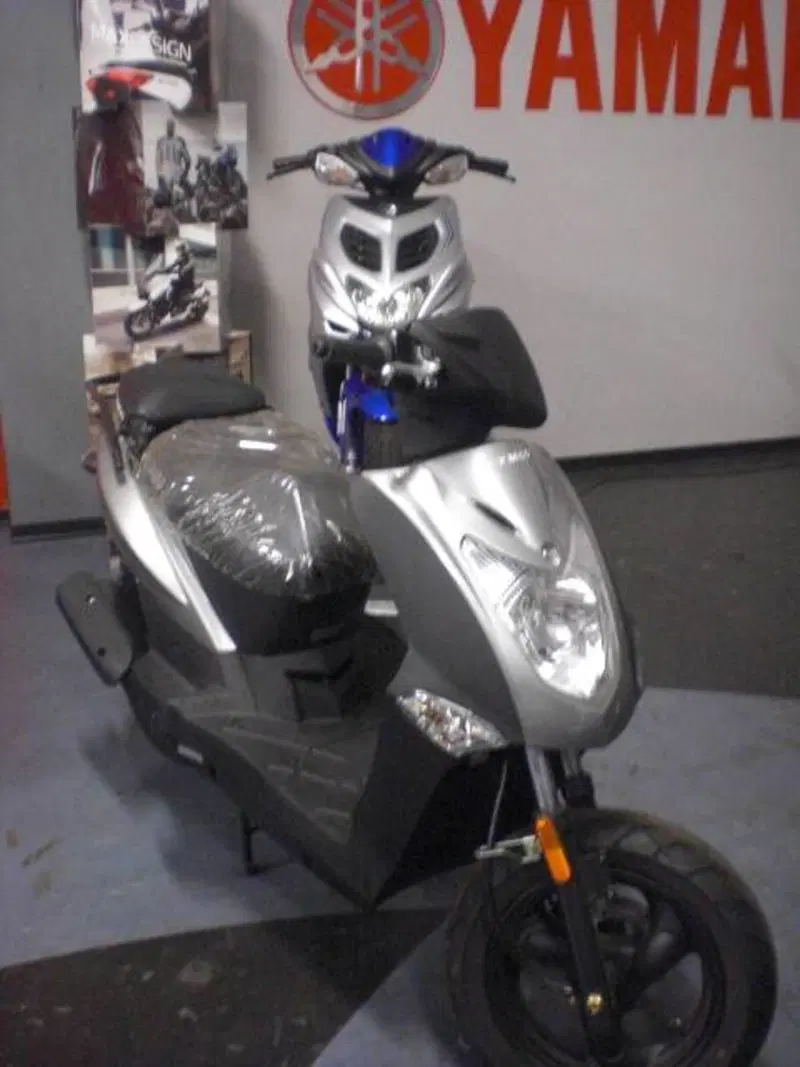 Kymco Agility 50 R12 (2007 - 17) (3)