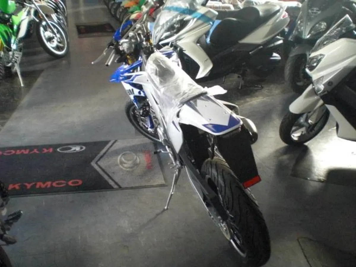 HM CRM F125 X Derapage 4t (5)