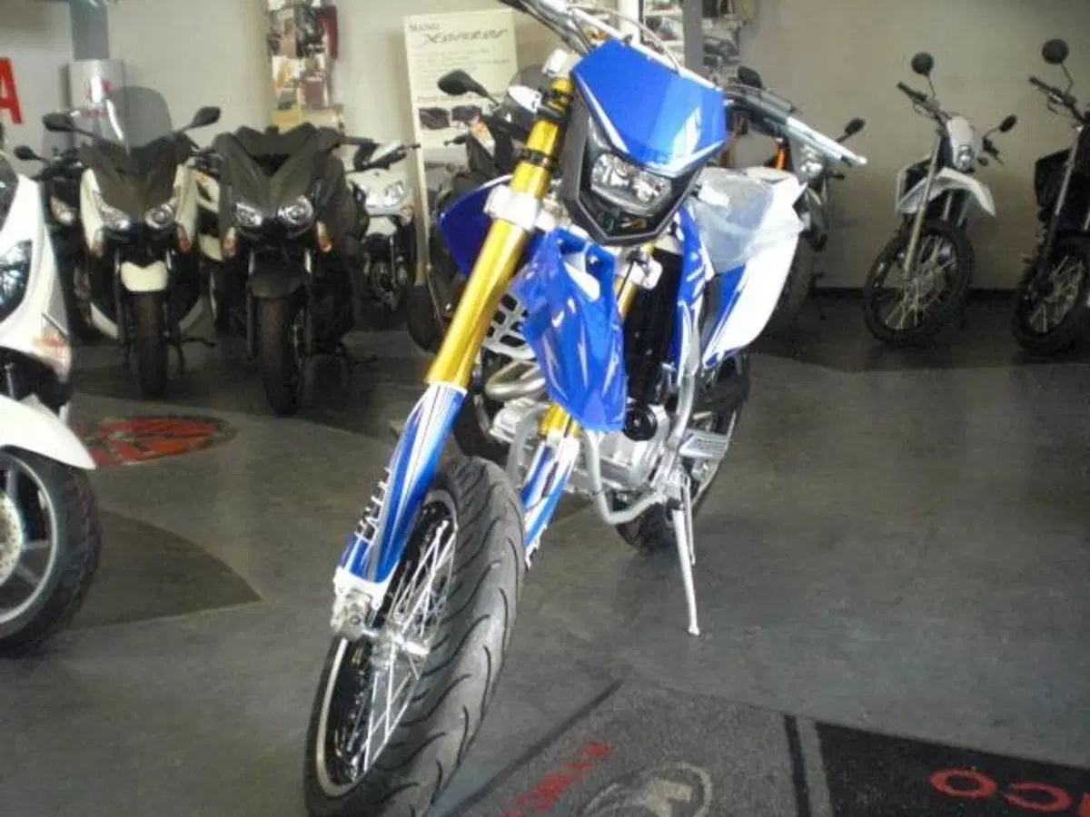HM CRM F125 X Derapage 4t (4)