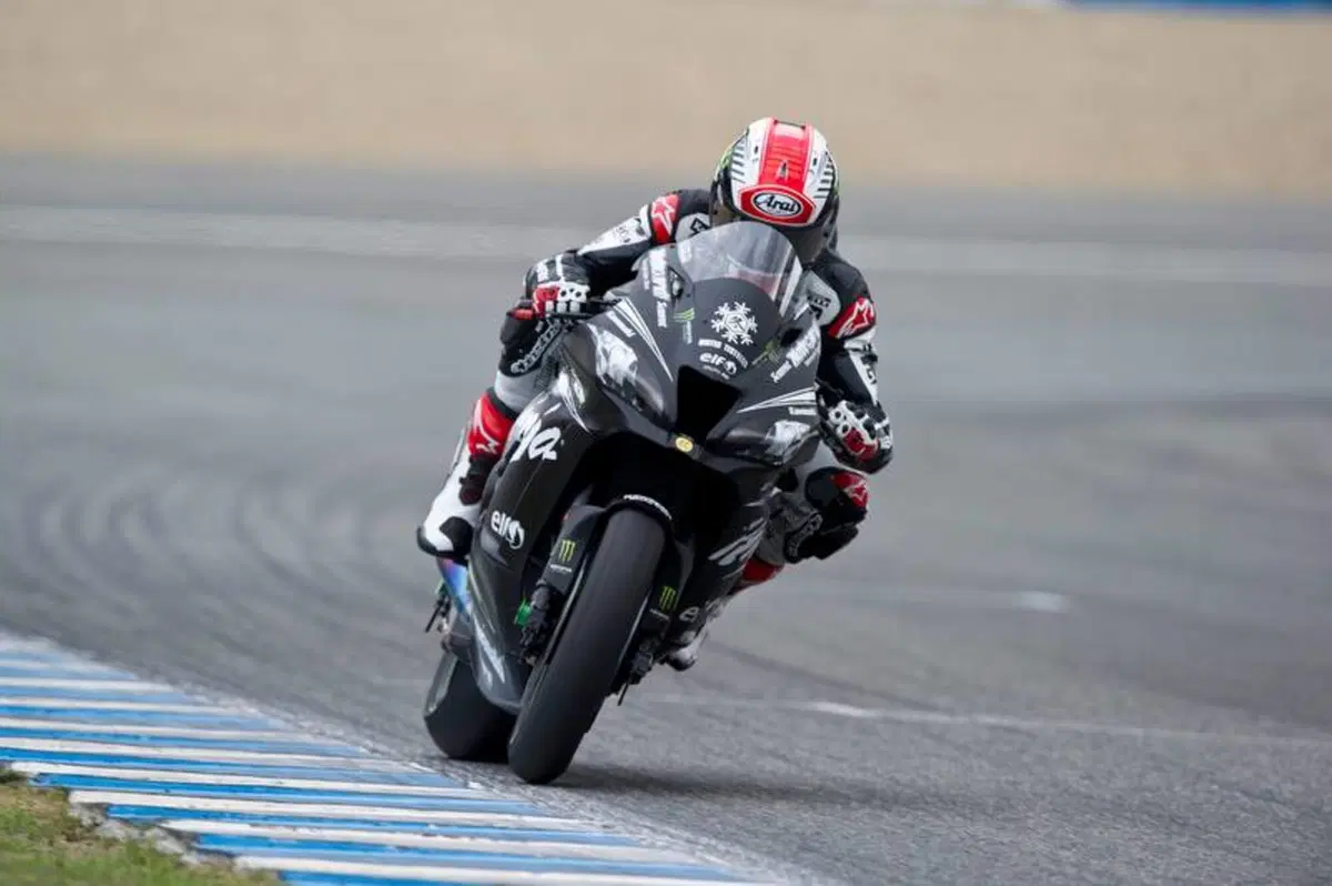 SBK. Sykes come Iannone: scontro con un gabbiano durante i test di Jerez (2)