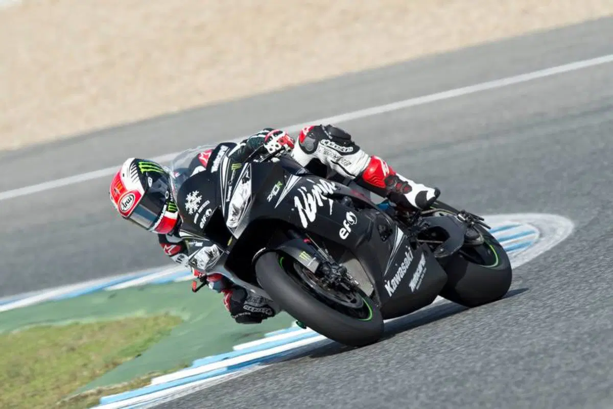 SBK. Sykes come Iannone: scontro con un gabbiano durante i test di Jerez (4)